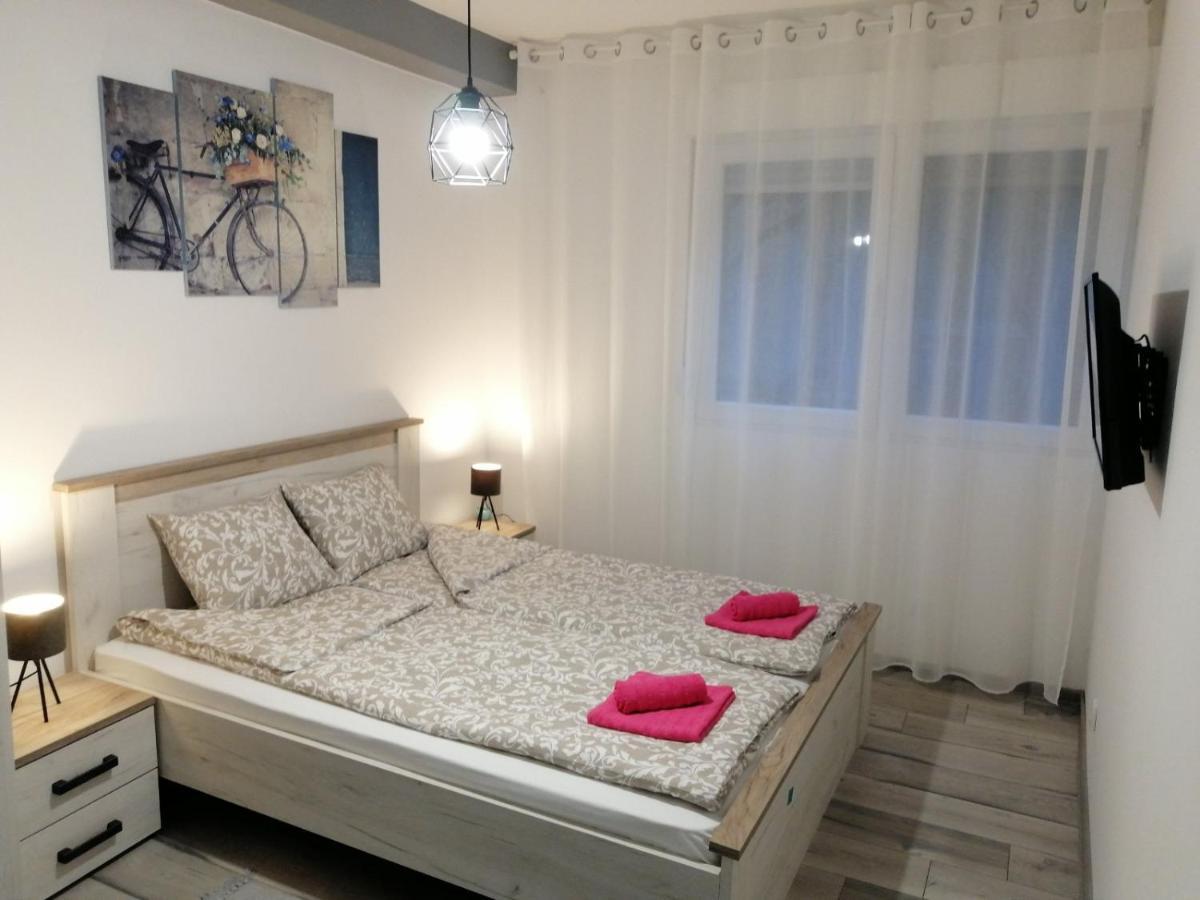 Apartman Petres Sombor Exterior foto